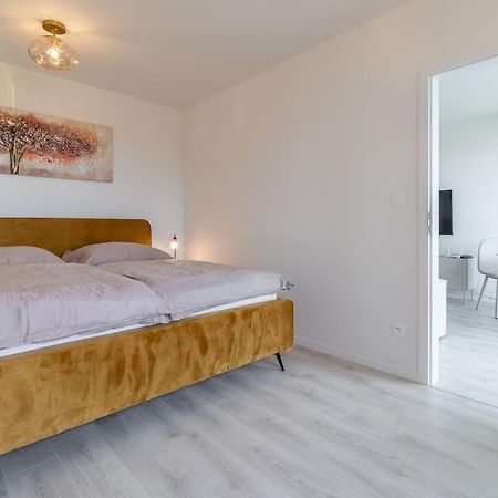 Cozy Apartment Near City Centrum And Bratislava Airport Exterior foto