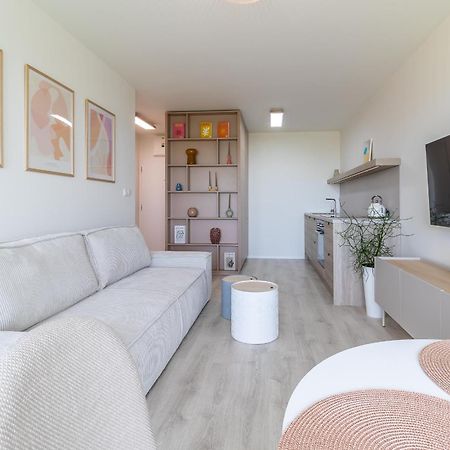 Cozy Apartment Near City Centrum And Bratislava Airport Exterior foto