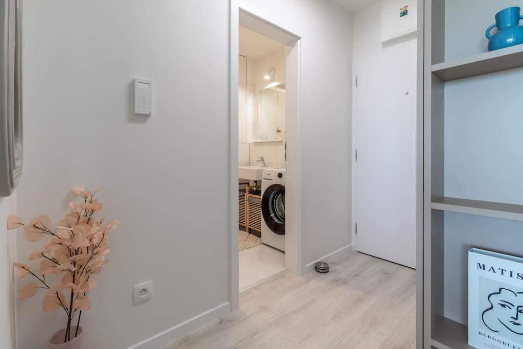 Cozy Apartment Near City Centrum And Bratislava Airport Exterior foto