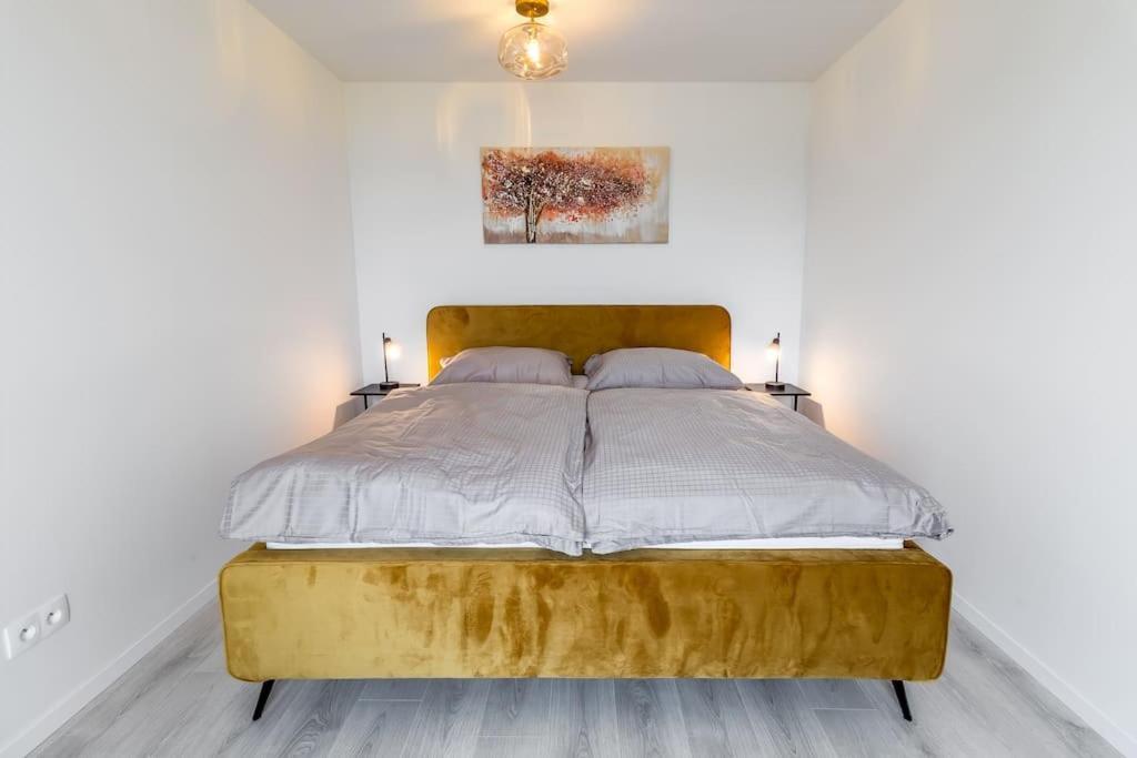 Cozy Apartment Near City Centrum And Bratislava Airport Exterior foto