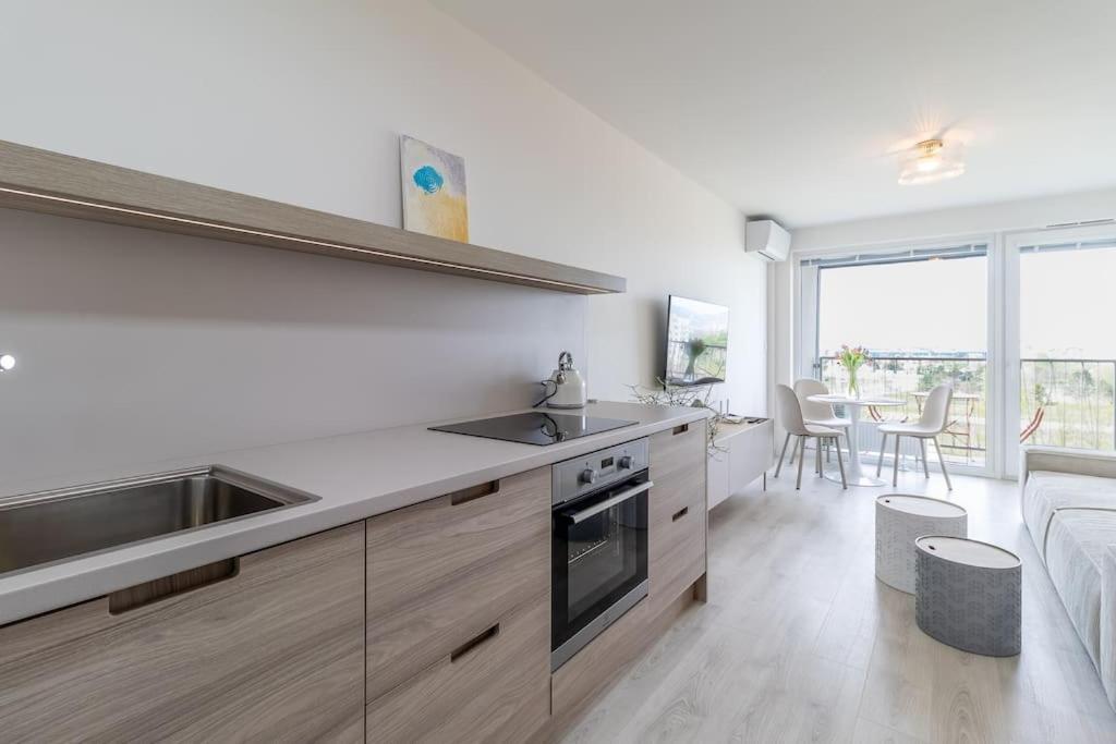 Cozy Apartment Near City Centrum And Bratislava Airport Exterior foto