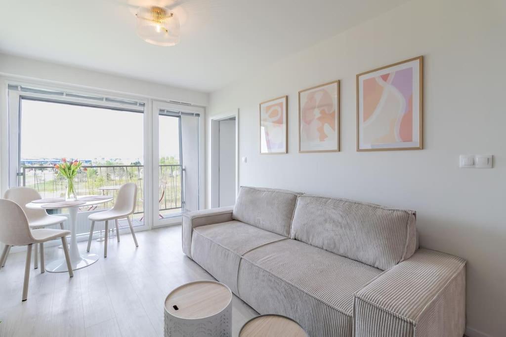 Cozy Apartment Near City Centrum And Bratislava Airport Exterior foto